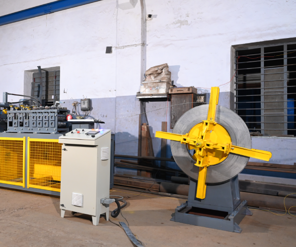 STRIP FORMING MACHINE